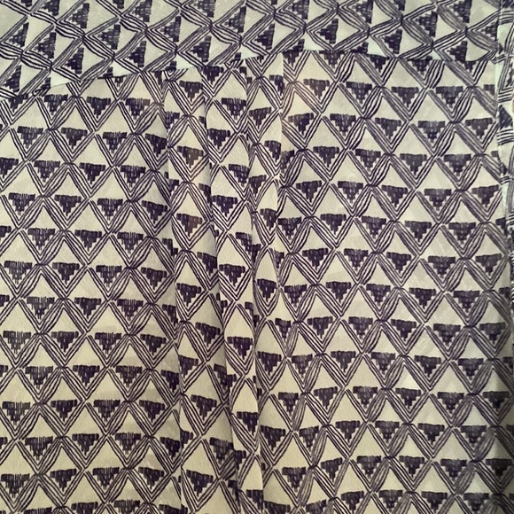 American eagle outfitters  woman’s sleeveless shirt with V-neck size L - Picture 6 of 8